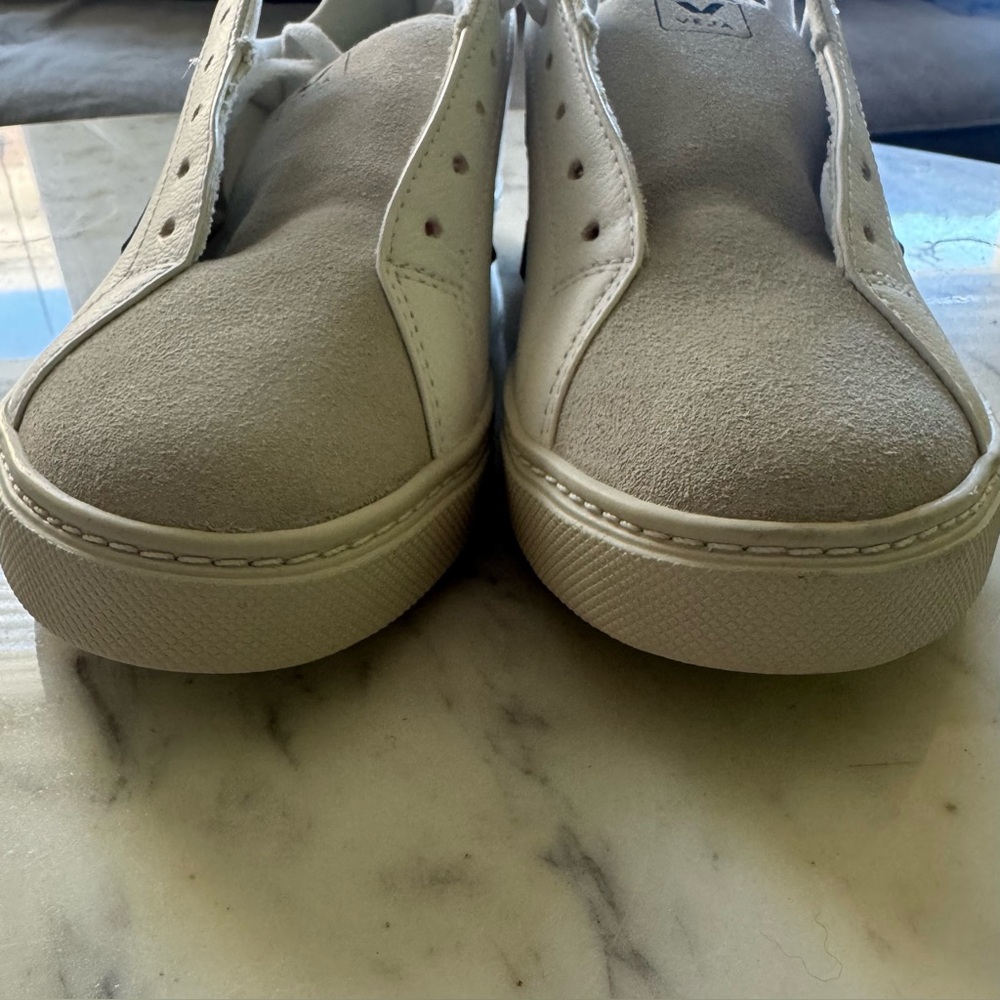 NWOT Kids' Veja Esplar Sneakers - Size 5 Big Kid (36) - Picture 6 of 10